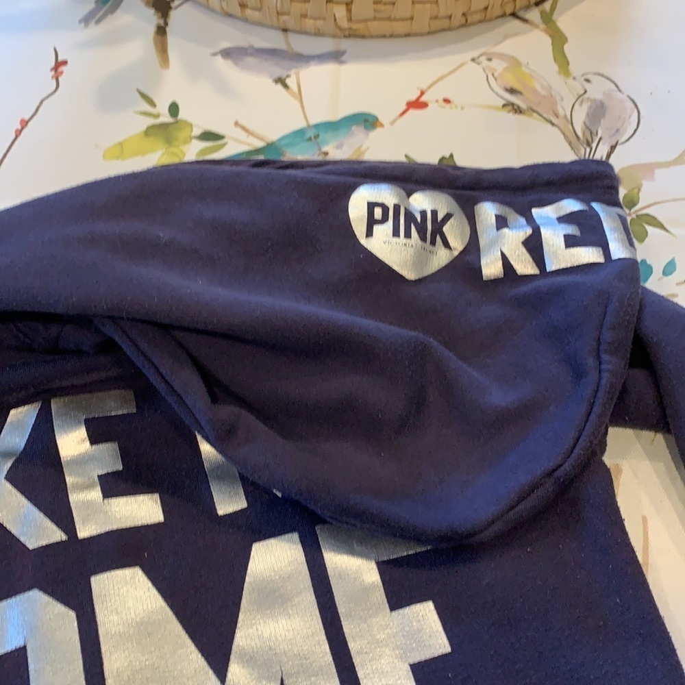 Victoria Secret - Picture 4 of 4